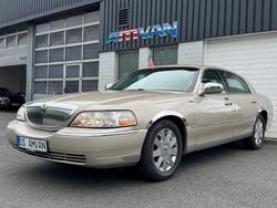 Gold Gebraucht 2004 Lincoln Town Car Limousine | 12.750 €