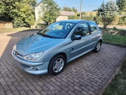Silber Gebraucht 2008 Peugeot 206 Limousine | 4.000 €