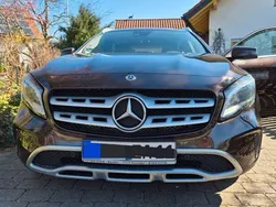 Braun Gebraucht 2018 Mercedes GLA180 SUV | 19.490 € (Fairer Preis)