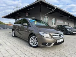 Grau Gebraucht 2014 Mercedes B180 Van / Kleinbus | 11.500 € (Guter Preis)