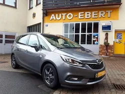 Licht grau (metallic) Gebraucht 2017 Opel Zafira Active Van / Kleinbus | 13.900 € (Guter Preis)