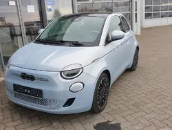 Colore esterno (himmel blau) Gebraucht 2023 Fiat 500e La Prima Limousine | 25.900 € (Etwas zu teuer)
