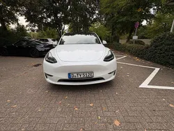 Weiß Gebraucht 2021 Tesla Model Y Long Range AWD SUV | 30.000 € (Fairer Preis)
