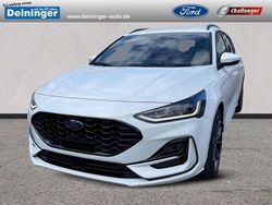 Frostweiß Gebraucht 2025 Ford Focus ST-Line X Kombi | 41.290 €