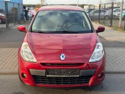Rot Gebraucht 2011 Renault Clio III Expression Kleinwagen | 2.890 € (Guter Preis)