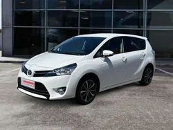 Weiß Gebraucht 2017 Toyota Verso Edition-S Van / Kleinbus | 17.650 € (Etwas zu teuer)