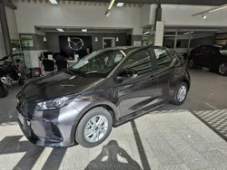 Grau Neu 2025 Mazda 2 Center-Line Limousine | 24.990 € (Etwas zu teuer)
