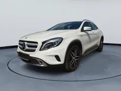 Weiß Gebraucht 2017 Mercedes GLA180 Edition SUV | 14.700 € (Fairer Preis)
