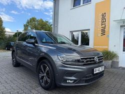Indiumgrau (metallic) Gebraucht 2017 VW Tiguan Sound SUV | 17.400 € (Teuer)