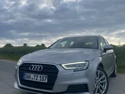 Silber Gebraucht 2019 Audi A3 Sportback Ambiente Limousine | 17.500 € (Fairer Preis)