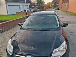 Schwarz Gebraucht 2012 Ford Focus Kombi | 3.600 € (Guter Preis)