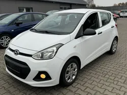 Weiß Gebraucht 2015 Hyundai i10 Classic Kleinwagen | 5.990 € (Etwas zu teuer)