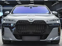 Grau Gebraucht 2023 BMW 740 M Sport Limousine | 107.950 €