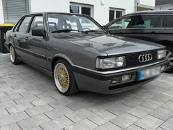 Grau Gebraucht 1985 Audi 90 Limousine | 13.000 €