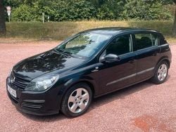 Schwarz Gebraucht 2004 Opel Astra Limousine | 2.500 € (Teuer)