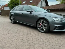 Grau Gebraucht 2018 Audi A4 Sport Kombi | 26.700 € (Teuer)