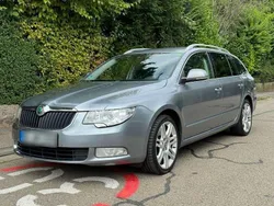 Grau Gebraucht 2010 Skoda Superb Elegance Kombi | 4.500 € (Etwas zu teuer)
