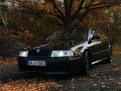 Schwarz Gebraucht 2001 Skoda Octavia vRS Limousine | 3.700 €