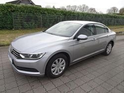 Grau Gebraucht 2018 VW Passat Comfortline Limousine | 11.990 € (Guter Preis)