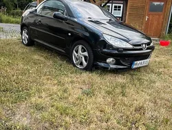 Schwarz Gebraucht 2003 Peugeot 206 CC Cabrio | 2.250 € (Fairer Preis)