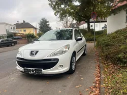 Weiß Gebraucht 2009 Peugeot 206+ Kleinwagen | 2.890 € (Etwas zu teuer)