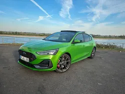 Grün Gebraucht 2023 Ford Focus STX Limousine | 33.900 € (Fairer Preis)