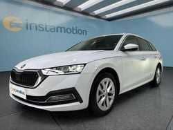 Weiß Gebraucht 2024 Skoda Octavia Kombi | 28.599 € (Guter Preis)