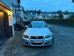 Grau Gebraucht 2012 BMW 325 Sport Line Kombi | 7.200 € (Superpreis)