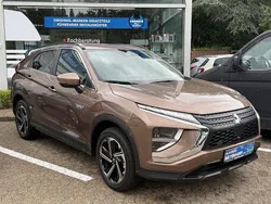 Braun Gebraucht 2022 Mitsubishi Eclipse Cross Basis SUV | 25.690 € (Fairer Preis)