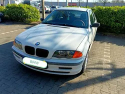 Weiß Gebraucht 1998 BMW 318 Limousine | 3.400 € (Etwas zu teuer)