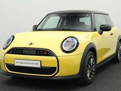 Gelb Gebraucht 2024 Mini Cooper S Classic Kleinwagen | 29.944 € (Etwas zu teuer)