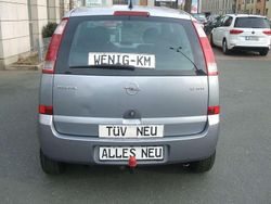 Grau Gebraucht 2006 Opel Meriva Van / Kleinbus | 3.770 € (Teuer)