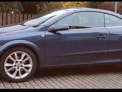 Grau Gebraucht 2007 Opel Astra Cabriolet Cabrio | 5.556 € (Etwas zu teuer)
