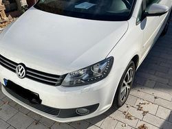 Weiß Gebraucht 2012 VW Touran Highline Van / Kleinbus | 13.900 €