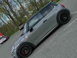 Grau Gebraucht 2017 Mini John Cooper Works Kleinwagen | 24.000 €
