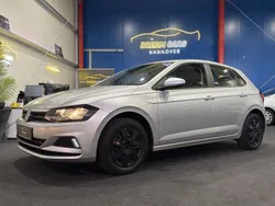 Silber Gebraucht 2017 VW Polo Trendline Limousine | 11.980 € (Fairer Preis)