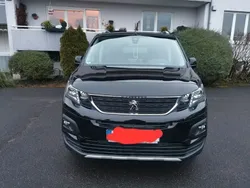 Schwarz Gebraucht 2021 Peugeot Rifter Allure Van / Kleinbus | 22.000 € (Fairer Preis)