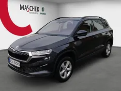 Schwarz Gebraucht 2023 Skoda Karoq Tour SUV | 32.850 € (Etwas zu teuer)