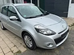 Silber Gebraucht 2009 Renault Clio II Authentique Limousine | 2.450 € (Fairer Preis)