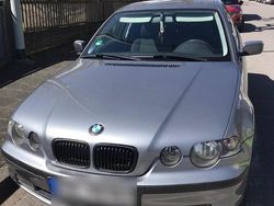Grau Gebraucht 2003 BMW 318 Compact Kleinwagen | 1.200 €