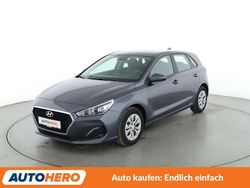 Grau Gebraucht 2020 Hyundai i30 Pure Limousine | 14.160 € (Superpreis)