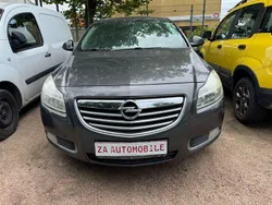 Grau Gebraucht 2009 Opel Insignia Selection Limousine | 1.990 € (Etwas zu teuer)
