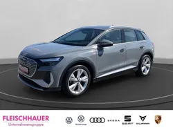 Grau Gebraucht 2022 Audi Q4 e-tron S-Line SUV | 29.970 € (Guter Preis)