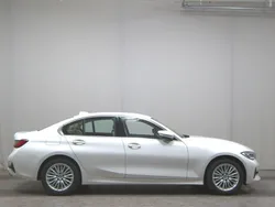 Weiss Gebraucht 2020 BMW 330 Luxury Line Limousine | 26.480 € (Fairer Preis)