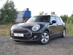 Schwarz metallic Gebraucht 2019 Mini One D Clubman Kombi | 16.990 € (Guter Preis)