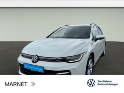 Pure white Gebraucht 2024 VW Golf VIII Life Kombi | 23.690 € (Guter Preis)