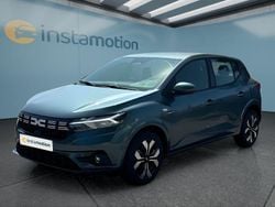 Grün Neu 2025 Dacia Sandero Kleinwagen | 21.149 € (Teuer)