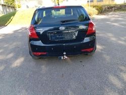 Schwarz Gebraucht 2010 Kia Ceed Attract Limousine | 2.200 € (Guter Preis)