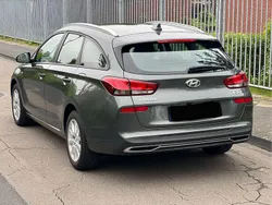 Grau Gebraucht 2023 Hyundai i30 Advantage Kombi | 17.700 € (Superpreis)
