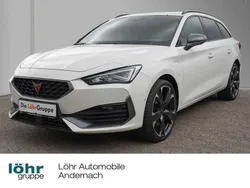 "candy" weiss Gebraucht 2021 Cupra Leon Kombi | 25.980 € (Fairer Preis)